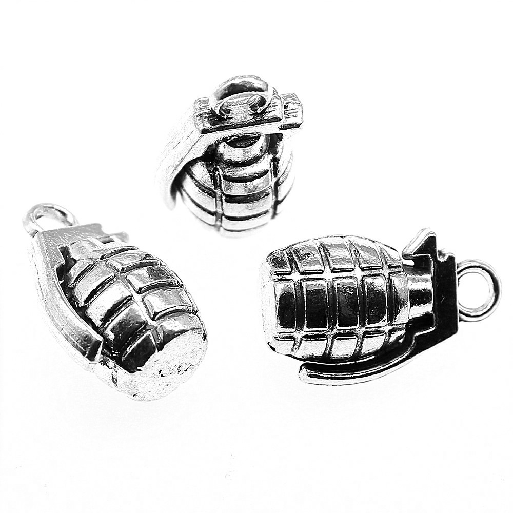 8 breloques en forme de pistol - Vintage Fashion Stores avis et prix